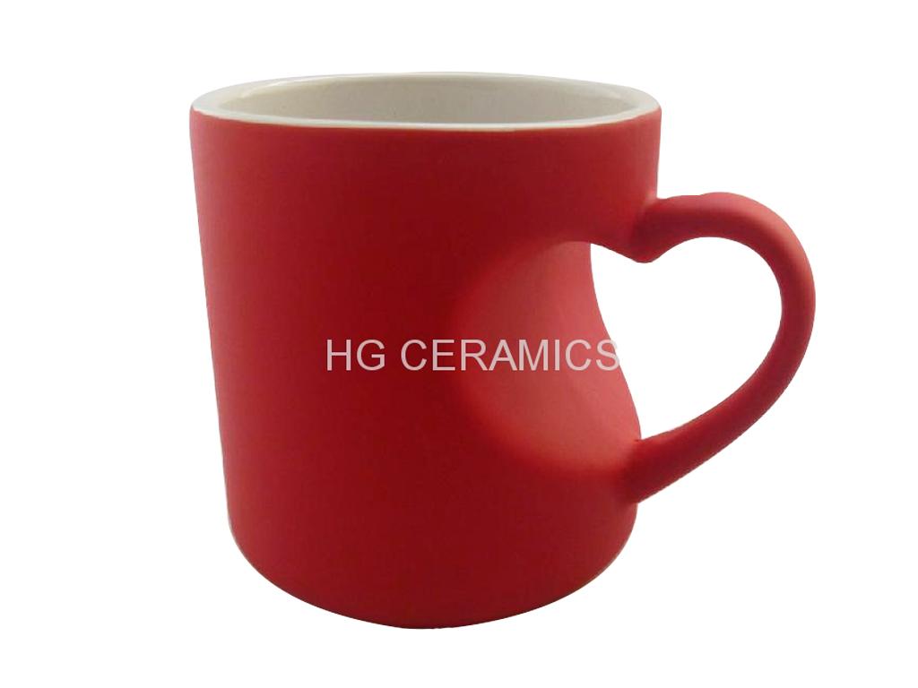 Heart shape color change mug  2