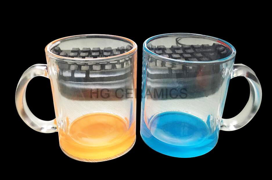 11oz C handle glass mug with color bottom 2