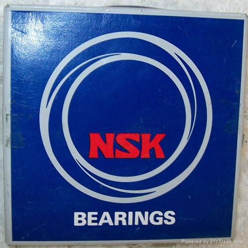 NSK 22212EAE4 Self-aligning roller bearing 