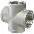 Cross pipefitting