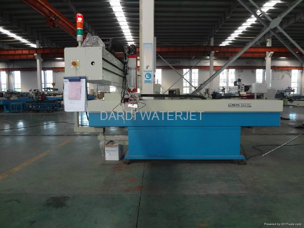 Waterjet Machine Flying Arm CNC Cutting Table (DWJ2040-FB) 2