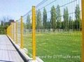 桃型柱隔离护栏网