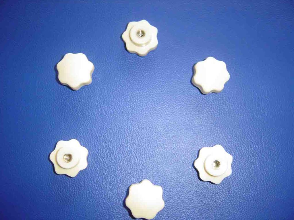 PLASTIC KNOBS FOR LETS 1