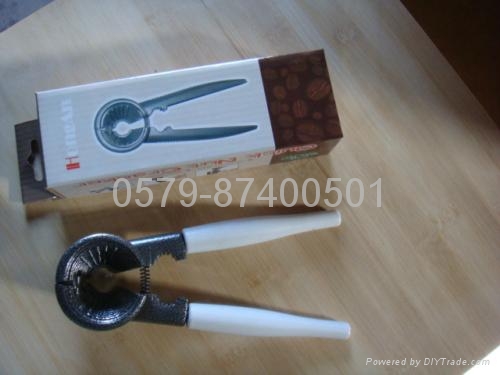 plastic handles metal nutcracker manual nut sheller 2