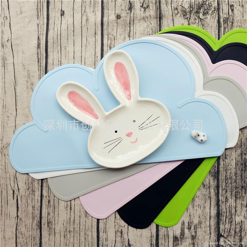 2016 Newest Silicone Cloud Shaped Heat Resistant Placemat Ktchen Accessories