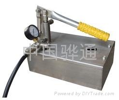 Portable pressure testing pump 2