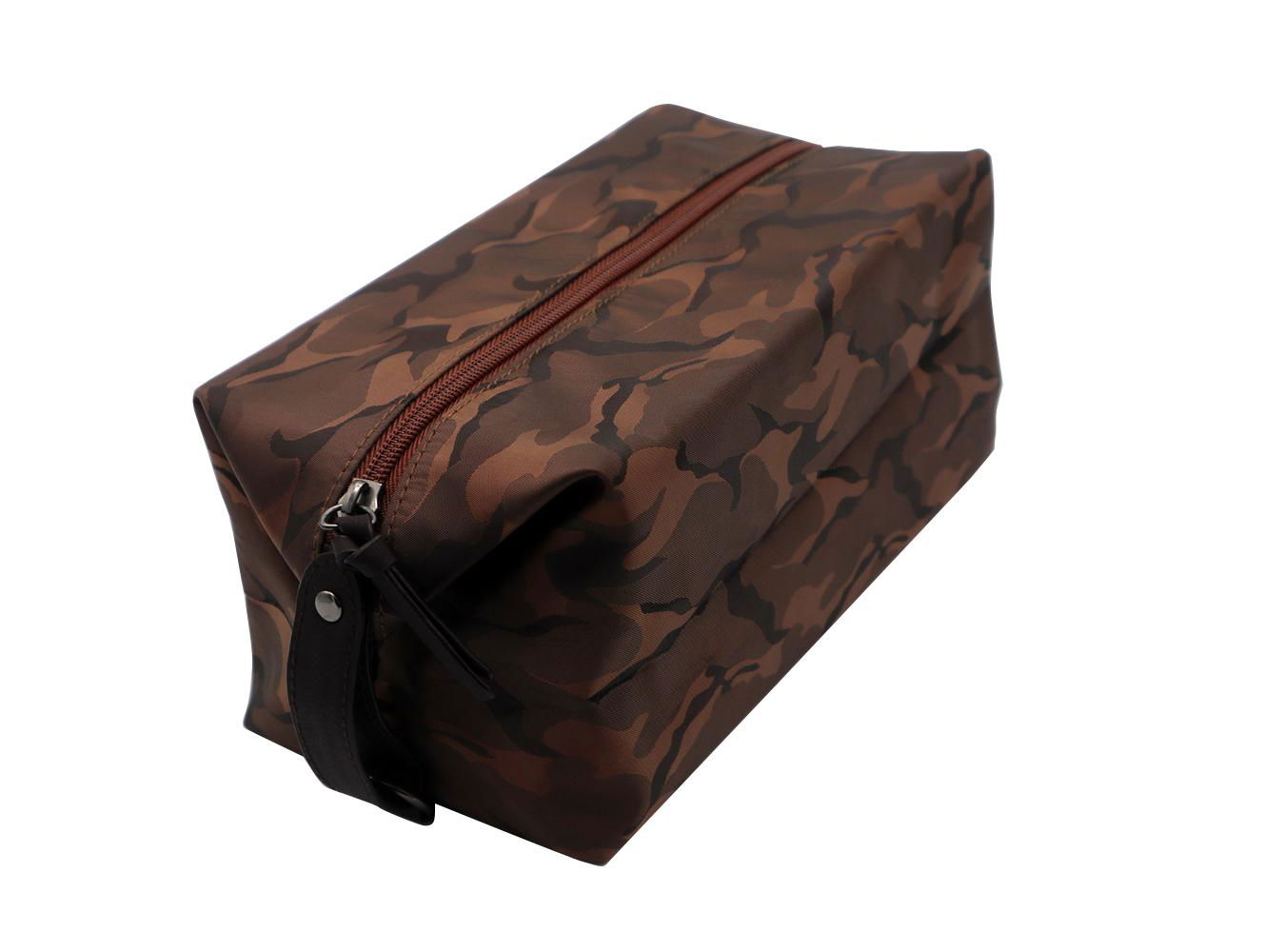 Nylon made high grade men waterproof makeup bag for travel in camouflage colour  2