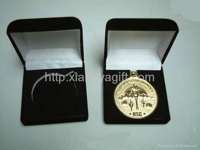 Velvet Medal Coin boxes 3