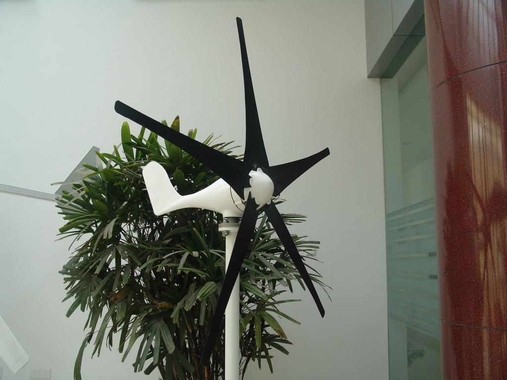  s 100 model wind turbine  2