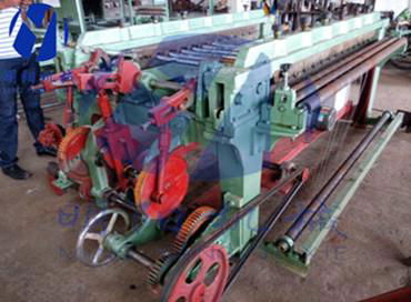 Tree root transplant wire mesh machine