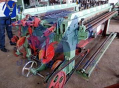 Tree root transplant wire mesh machine