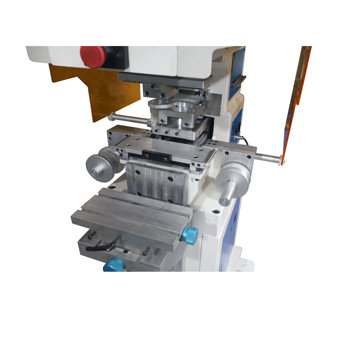 Pad printer with pad-clean device 4
