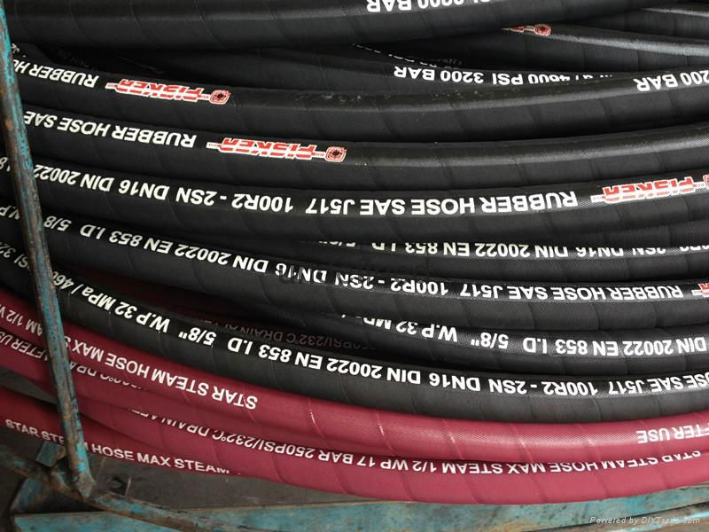 Steel Wire Braid Hydraulic Rubber Hose SAE 100 R2 AT Rubber Hoses 5