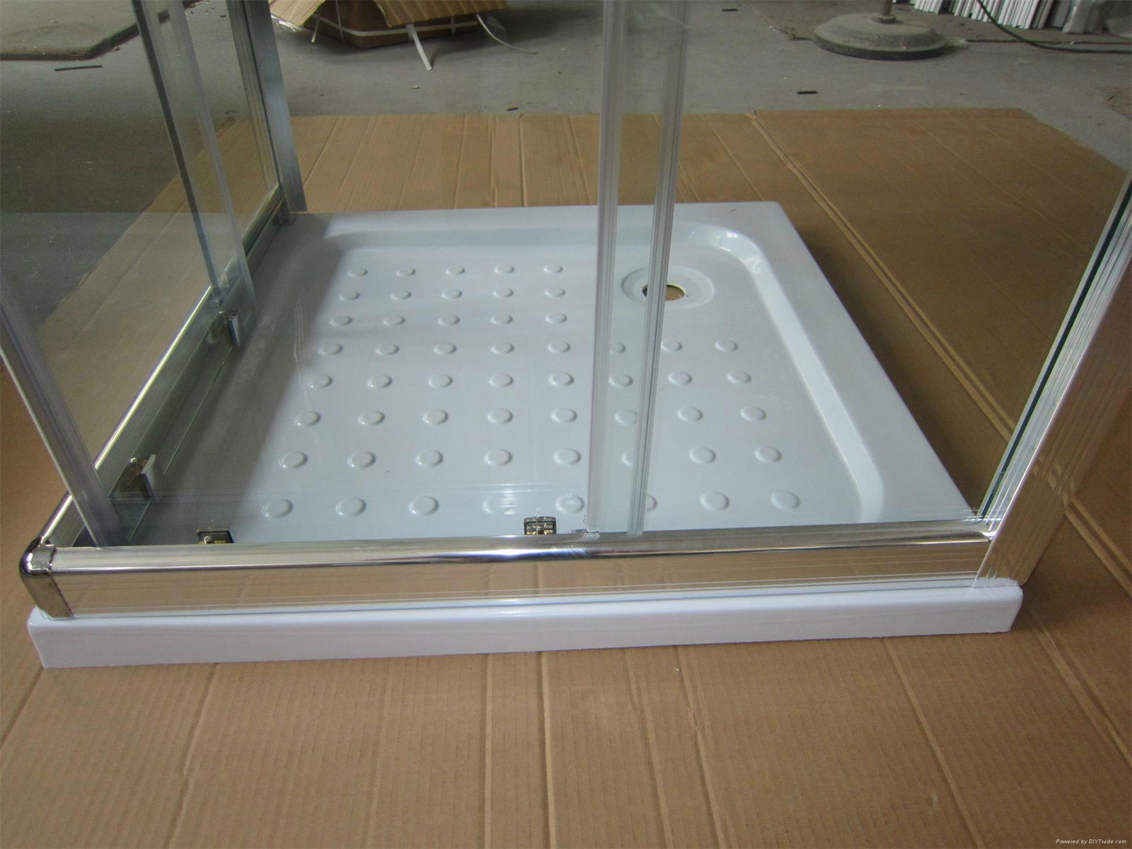 8mm Toughened Glass Shower Enclosure With Slimline Shower Tray 2