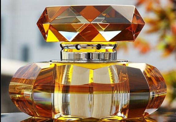 Crystal perfume bottles, glass perfume bottles,Automobile