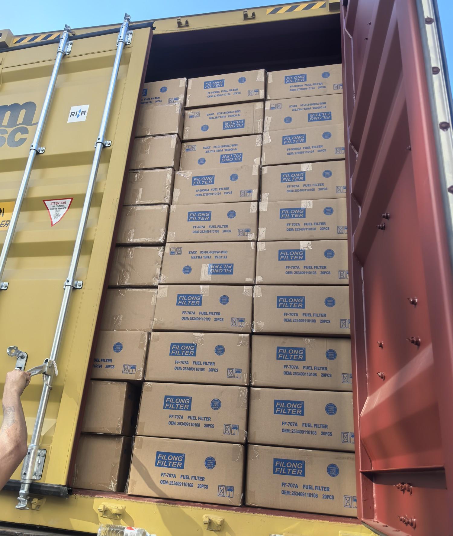 FILONG FILTER Manufacturer supply all kinds of replace filter for :AGCO FILTER，ATLAS COPCO FILTER，BALDWIN FILTER，BOMAG FILTER，CATERPILLAR FILTER，CNH FILTER，CASE IH FILTER，NEW HOLLAND FILTER，IVECO FILTER，CUMMINS-FLEETGUARD ，DAF FILTER，DEUTZ FILTER，DONALDSON FILTER，DONGFENG TRUCK FILTER， DOOSAN ，DAEWOO， FILTERFAW FILTER，FG WILSON FILTER，FORD FILTER，FOTON FILTER，HENGST FILTER，HINO FILTER，HITACHI FILTER，HYUNDAI FILTER，HYVA FILTER，ISUZU FILTER，IVECO FILTER，JCB FILTER，JOHN DEERE FILTER，KING LONG HIGER， KOBELCO FILTER，KOMATSU FILTER，KUBOTA FILTER，LIUGONG FILTER，LH LEEMIN HYDRAULIC， MAN FILTER，MANN FILTER， ，MERCEDES BENZ FILTER，MITSUBISHI FILTER，MTU FILTER，NELSON FILTER，PARKER RACOR FILTER，PERKINS FILTER，PEUGEOT FILTER，RENAULT FILTER，SANY FILTER，TATA & Leyparts FILTER,SDEC/SHANGCHAI FILTER，SCANIA FILTER，SHACMAN/SHAANXI FILTER，SHANTUI FILTER，SINOTRUK HOWO FILTER，THERMO KING FILTER，TOYOTA FILTER，VOLVO FILTER，WEICHAI FILTER，XCMG FILTER，YANMAR FILTER，YUCHAI FILTER，KAESER FILTER，LIEBHERR FILTER，MP Filtri，SAIC-IVECO HONGYA