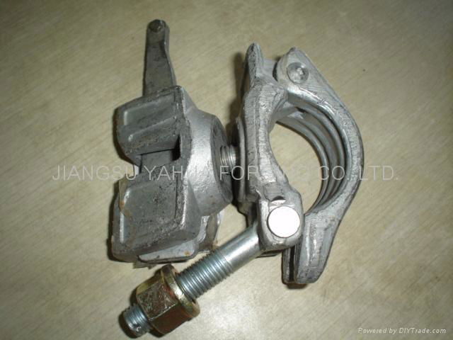 SWIVEL COUPLER WITH ONE GRAVITY LATCH 2