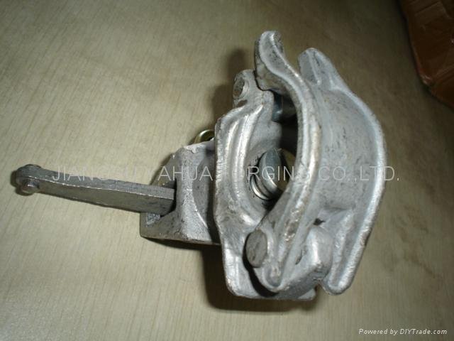 SWIVEL COUPLER WITH ONE GRAVITY LATCH 3
