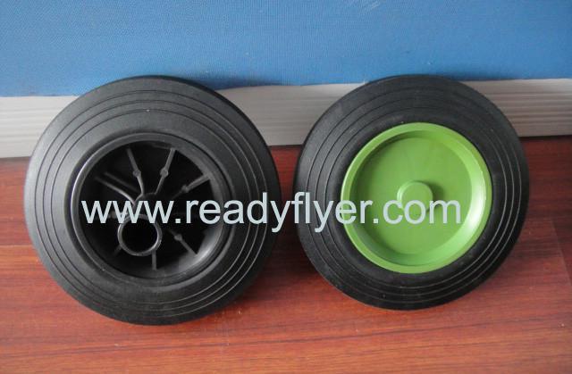 Wheelie bin wheel with colored rim 3