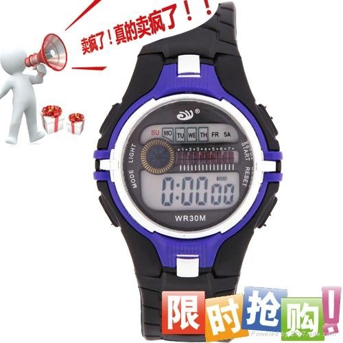 品牌運動防水電子手錶 4