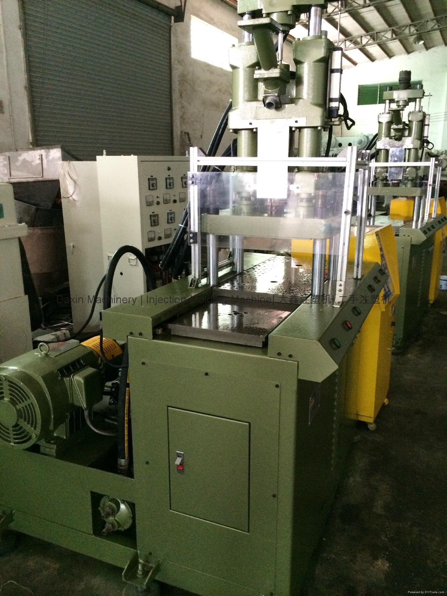 Kinki 45t used Vertical Injection Molding Machine (double sliding table) 5