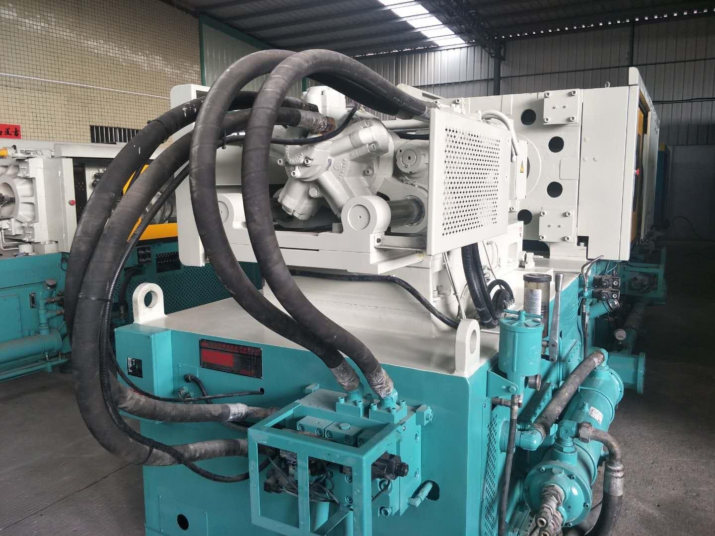 CLF-250TY used Injection Molding Machine 2