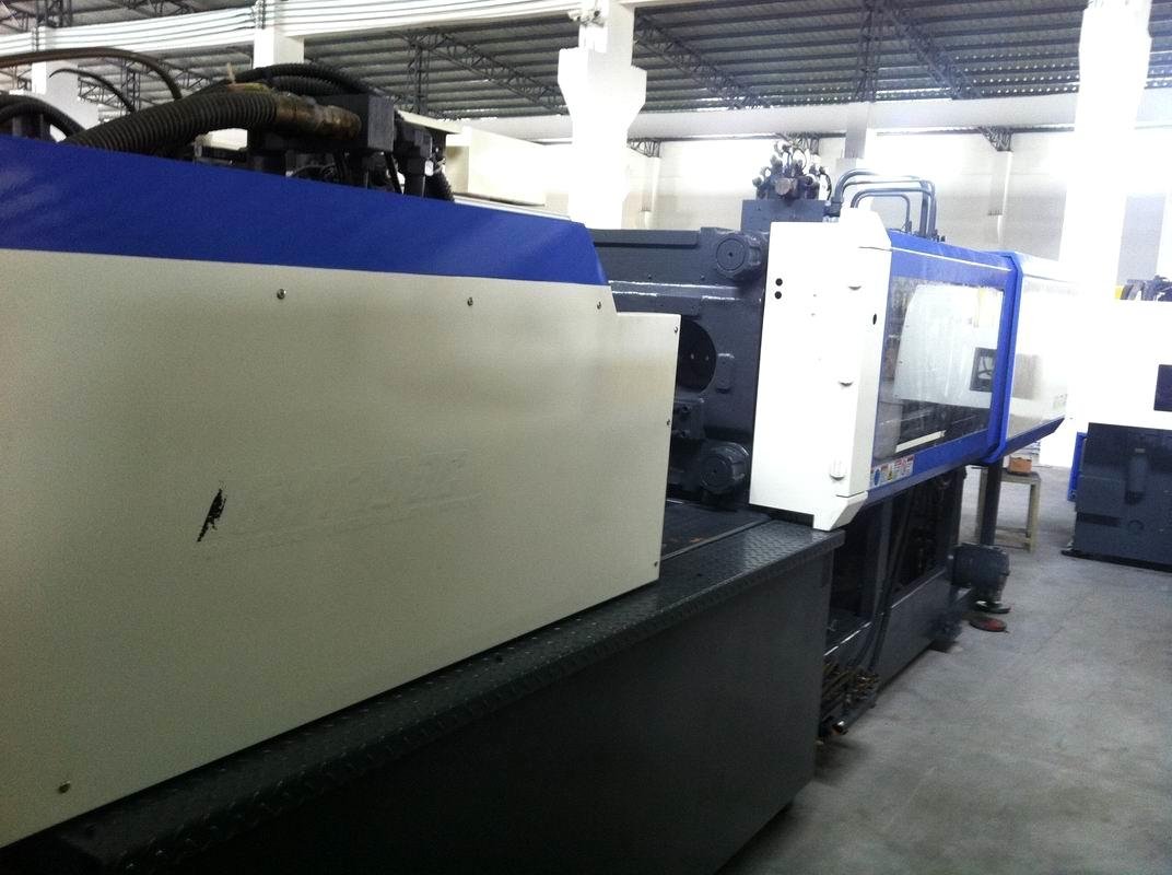 LG 170t Two Color used Injection Molding Machine 3