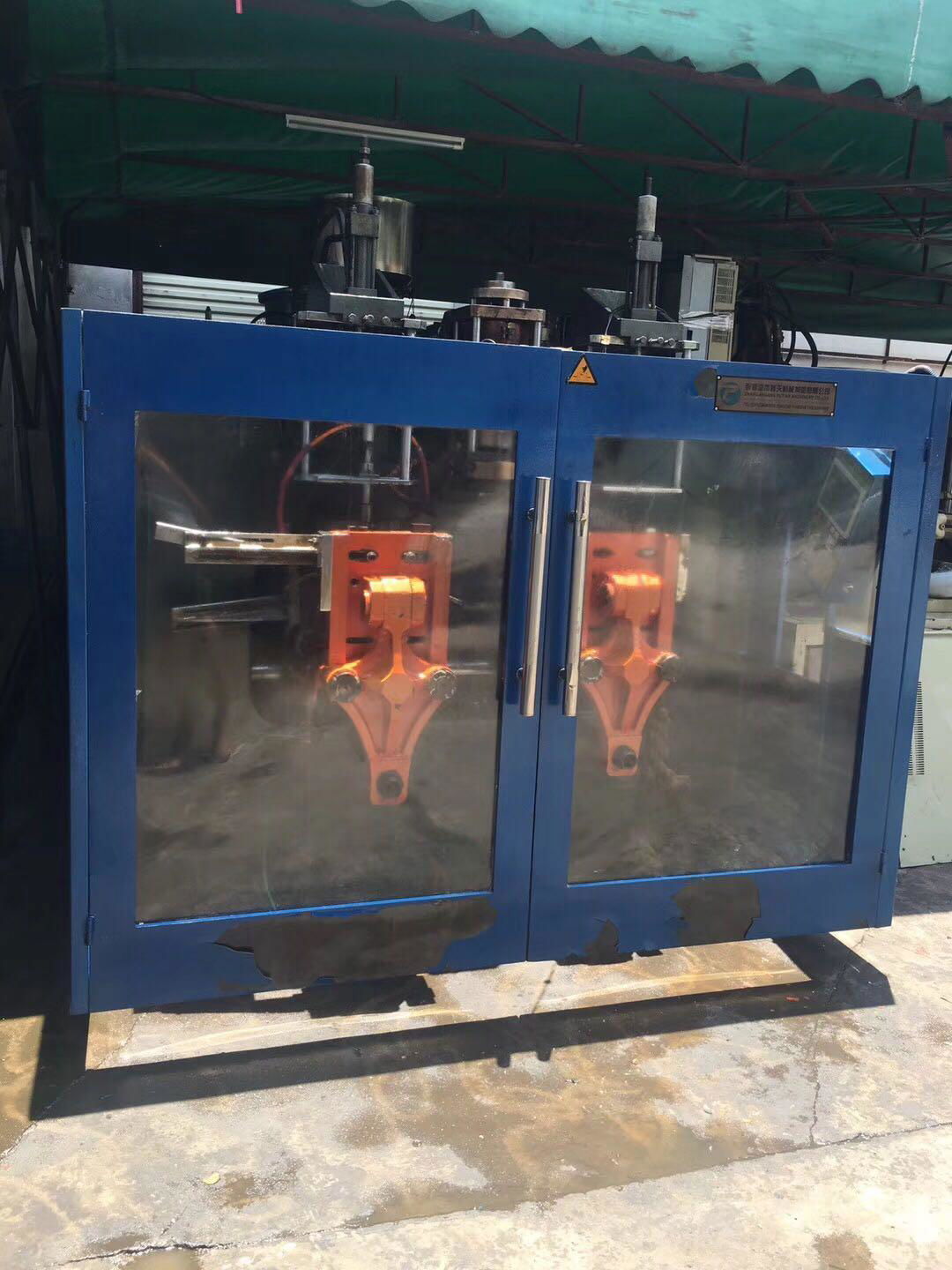 used Blow Molding Machine 2