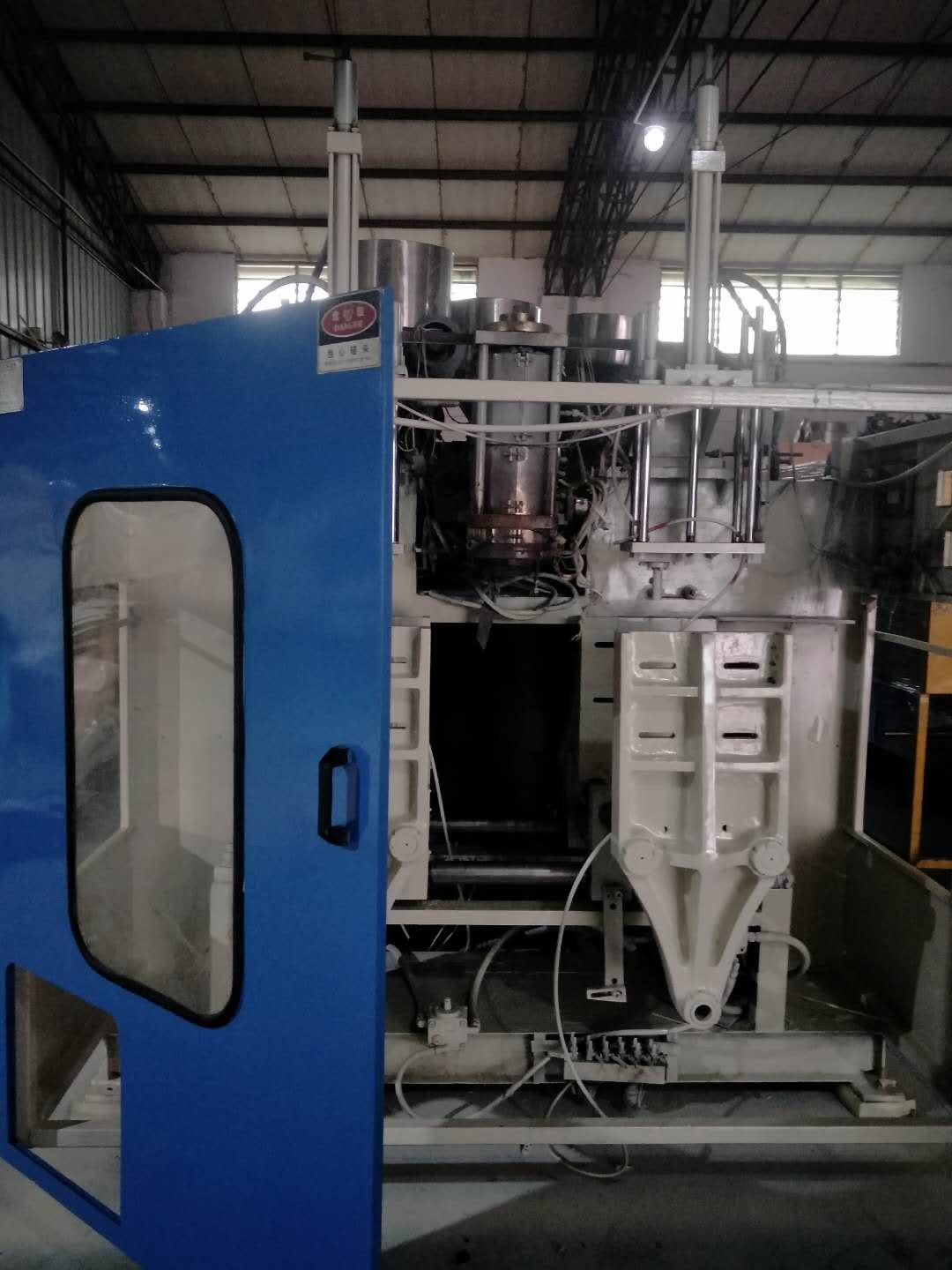 75mm Two Color  blow molding machine (view line) 3