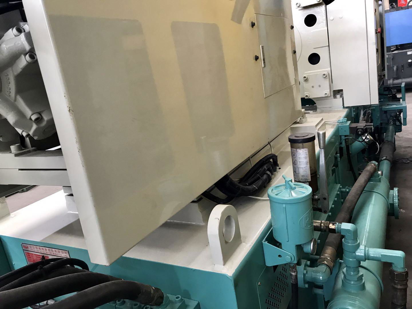 CLF-200TY (high precision) used Injection Molding Machines 2