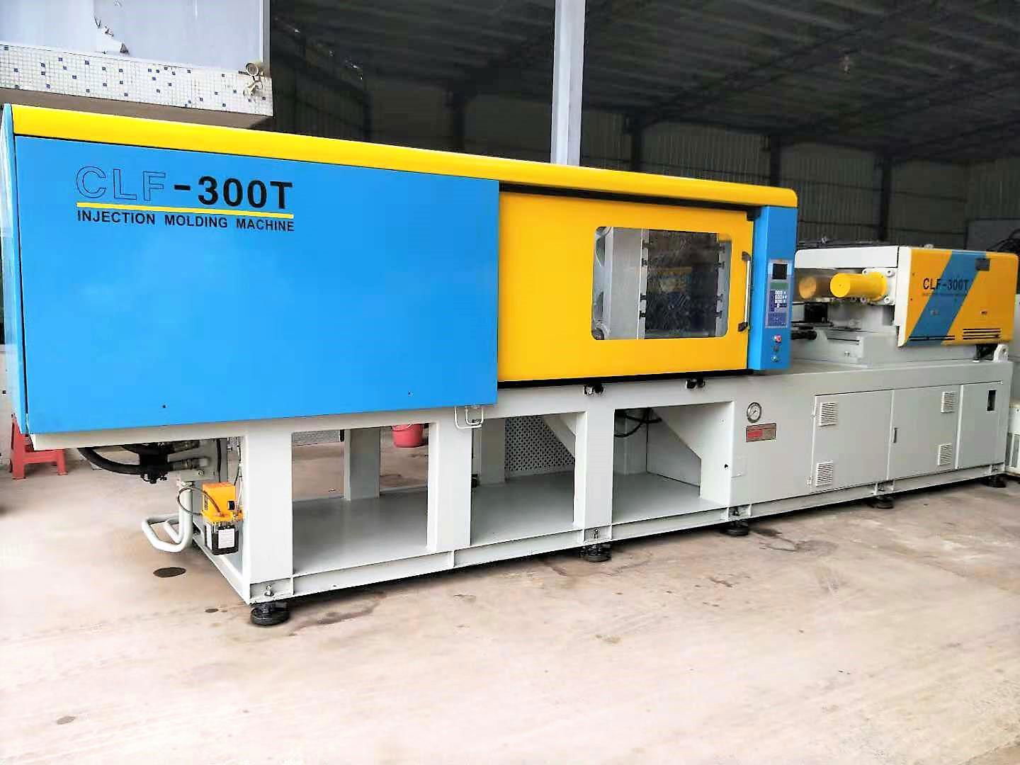 CLF-300 (servo) used Injection Molding Machine 4