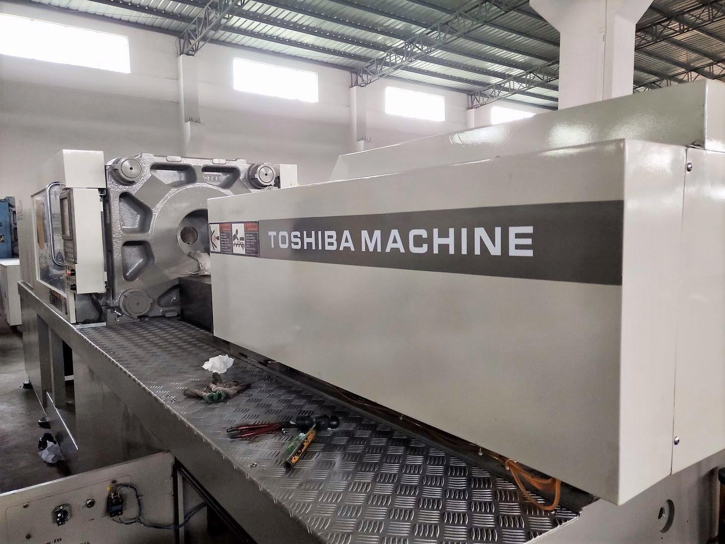 Toshiba IS220GN (V21 Control) used Injection Molding Machine 4