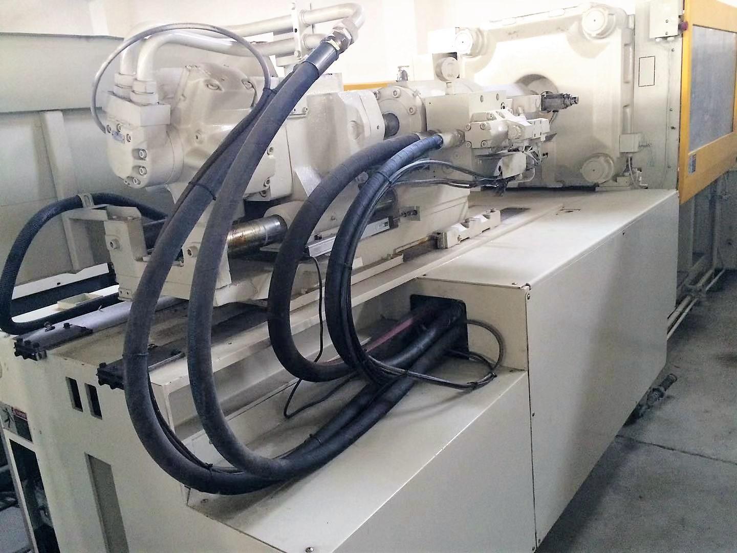 Toshiba IS220GN used Injection Molding Machine 2