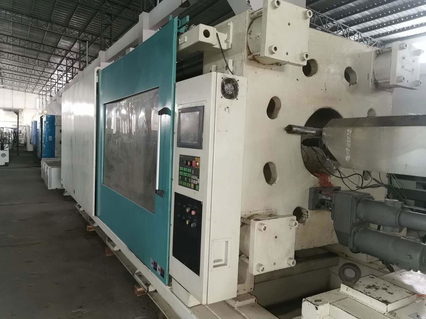 Niigata 850t All-Electric used Injection Molding Machine 4