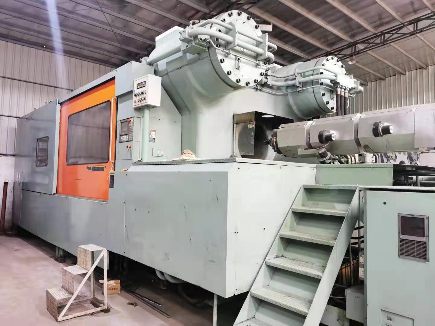 日本東芝3000噸IS3000DF二手注塑機 4