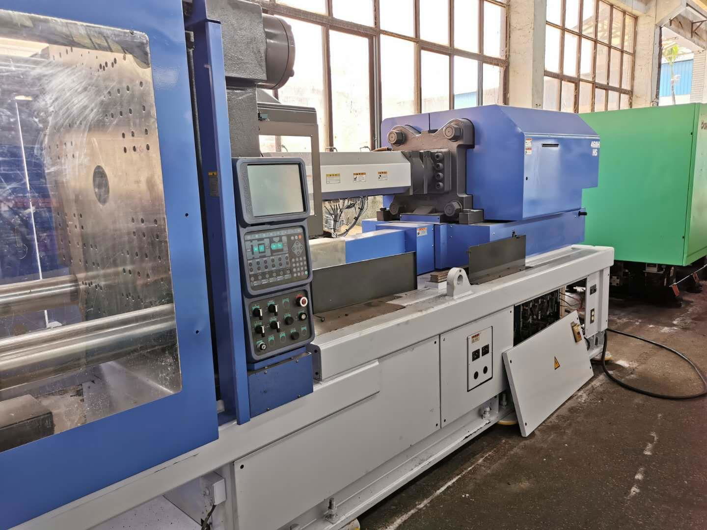 JSWJ450ELIII All-electric used Injection Molding Machine 3