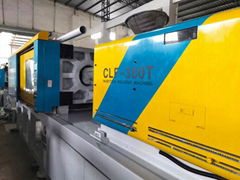 Taiwan CLF-300 used Plastic Injection Molding Machine