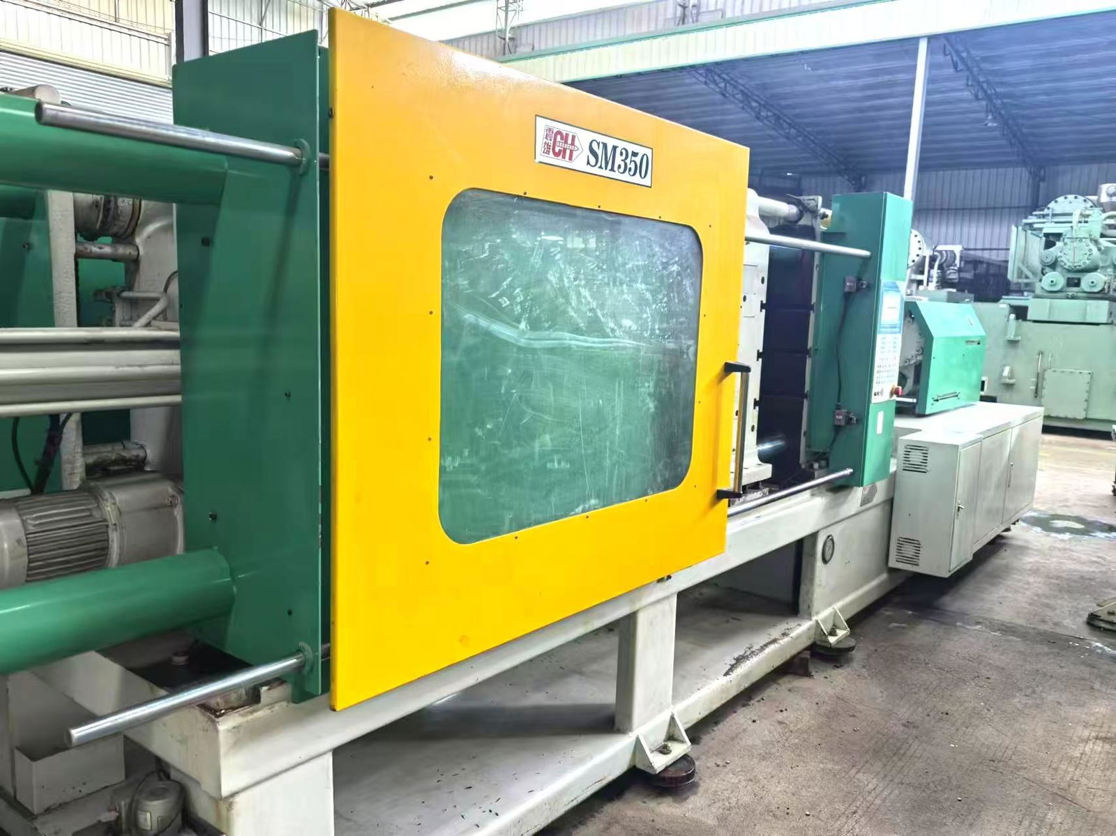 Taiwan Chenhsong SM350 used Injection Molding Machine 2