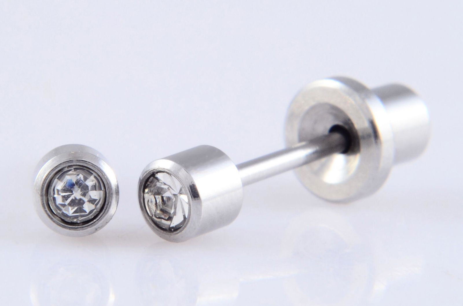 Disposable Ear Piercer with Round close set