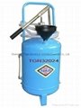hand operated lubricant injector with