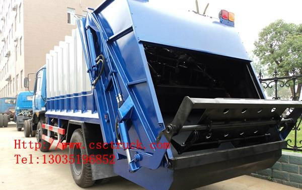 Dongfeng 4*2 compressor garbage truck 2