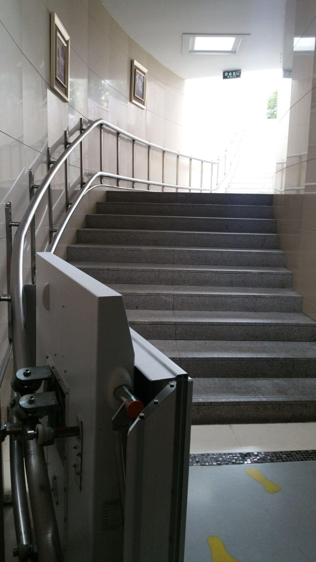 无障碍升降平台 残疾人升降机 楼梯轮椅升降机 3