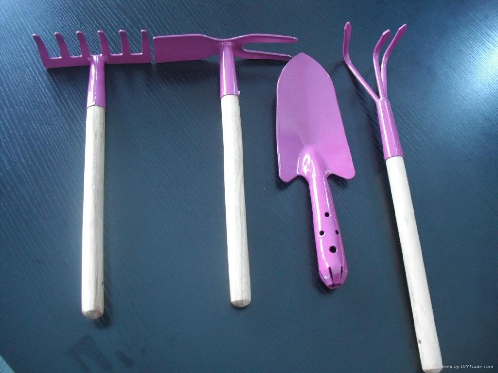 wooden handle garden tools 3