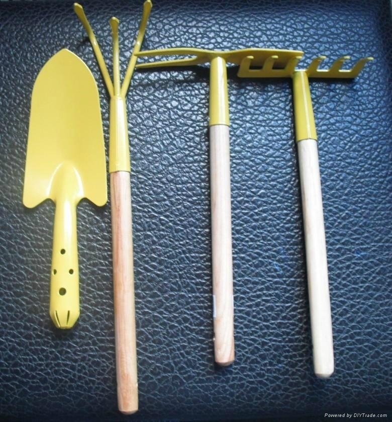 wooden handle garden tools 4