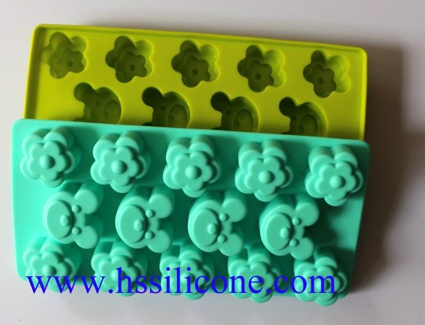 Flower & Michey Ice Cube Tray Candy Mold 3