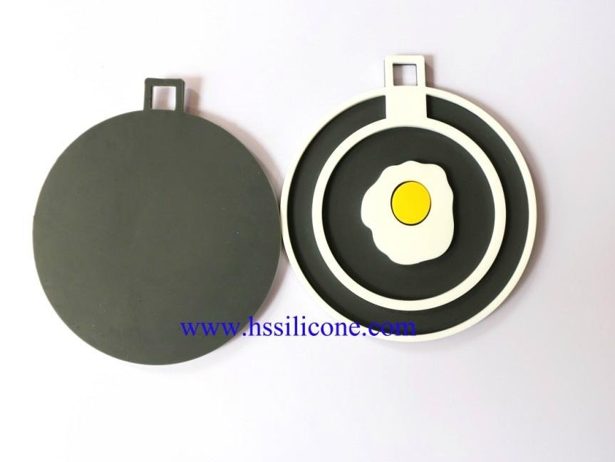 Silicone Egg Potholder 3