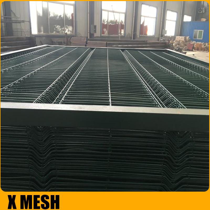 Pvc coated Welded  mesh Fence for airport 3
