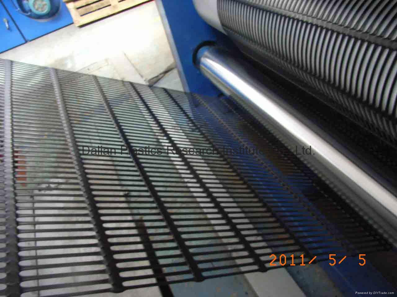 uniaxial geogrid machinery 2