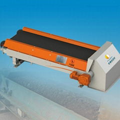 Apron feeder machine