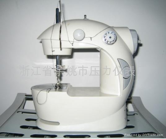 Mi-ni sewing machine